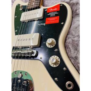 CHITARRA ELETTRICA FENDER American Pro Jazz Master