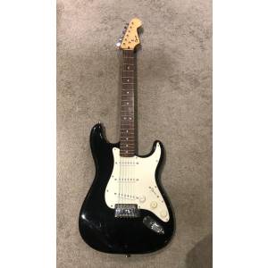 CHITARRA ELETTRICA FENDER BULLET SQUIER STRATOCASTER
