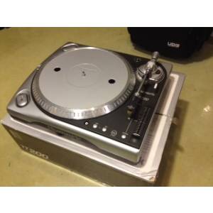 giradischi NUMARK TT200