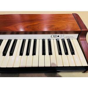 ORGANO OBERHEIM OB3 2