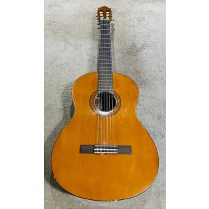 YAMAHA C40