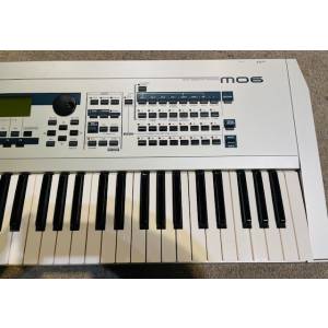 SINTETIZZATORE YAMAHA MO6